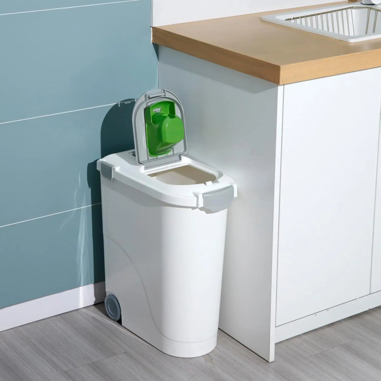 Airtight Pet Food Storage Container 20 Lbs (24 Qt) with Scoop – Dog & Cat