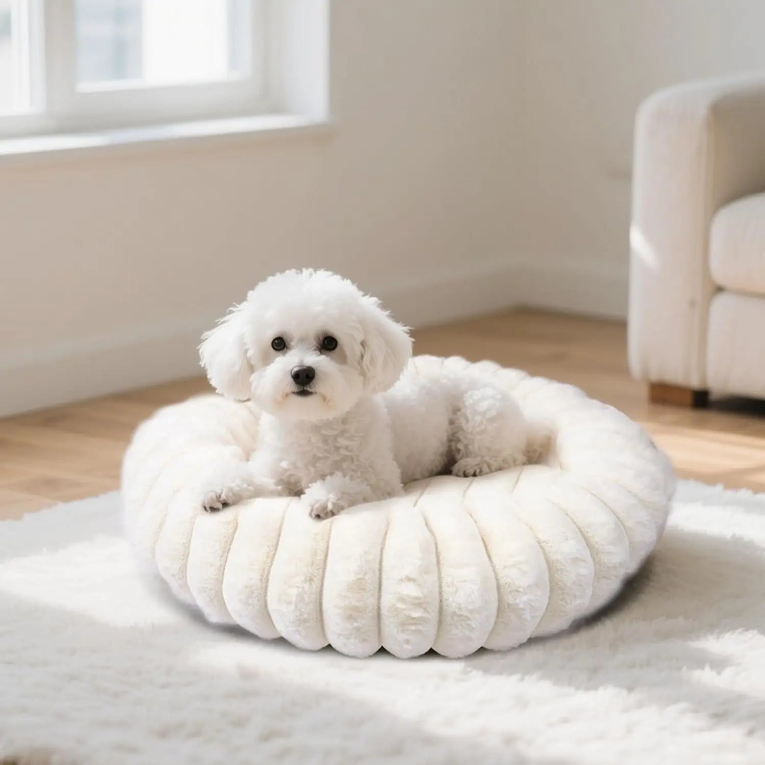 Luxury Donut Dog & Cat Bed, Faux Fur Calming Pet Bed with Non-Slip Base White Xs(20X20X6)